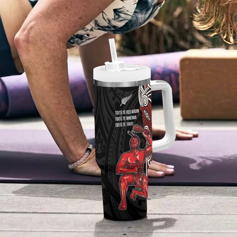 Toitu Te Reo Maori Toitu Te Whenua Custom Stanley Quencher 40oz Stainless Steel Tumbler With Handle - Threewoofs - Image 6