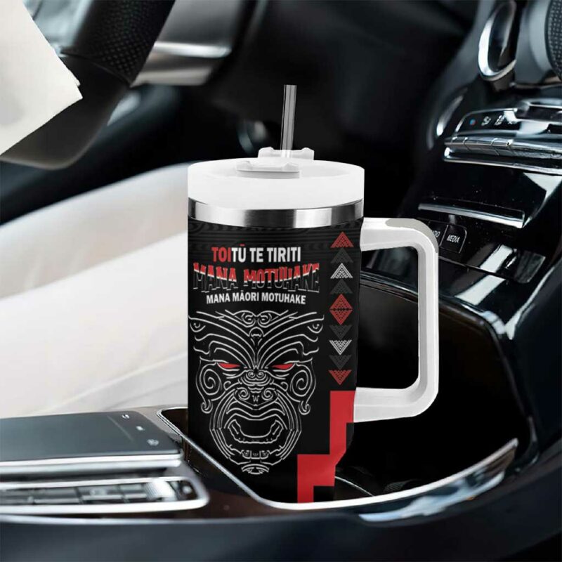Toitu Te Tiriti Mana Maori Motuhake Aotearoa Haka Face Mix Poutama Art Custom Stanley Quencher 40oz Stainless Steel Tumbler With Handle - Threewoofs - Image 8