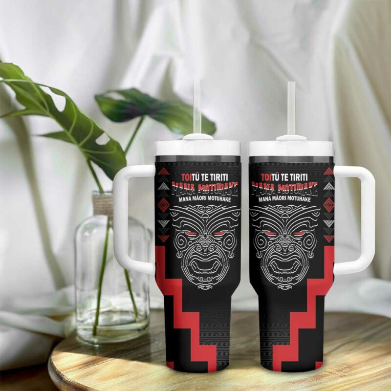 Toitu Te Tiriti Mana Maori Motuhake Aotearoa Haka Face Mix Poutama Art Custom Stanley Quencher 40oz Stainless Steel Tumbler With Handle - Threewoofs - Image 9