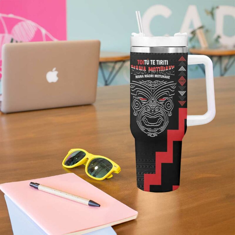 Toitu Te Tiriti Mana Maori Motuhake Aotearoa Haka Face Mix Poutama Art Custom Stanley Quencher 40oz Stainless Steel Tumbler With Handle - Threewoofs - Image 5