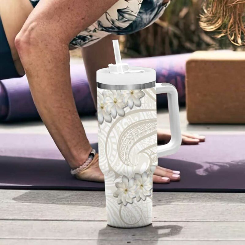 Tokelau Gardenia Thunbergia Polynesian Art Custom Stanley Quencher 40oz Stainless Steel Tumbler With Handle - Threewoofs - Image 6