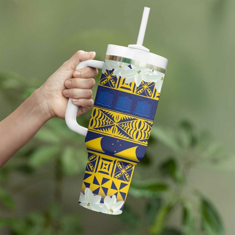 Tokelau Language Week Tokelauan Tuluma With Gardenia Thunbergia Custom Stanley Quencher 40oz Stainless Steel Tumbler With Handle - Threewoofs - Image 3