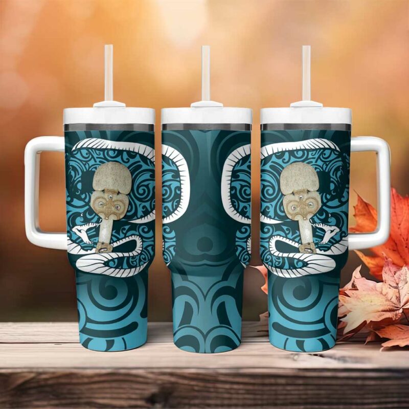 Turquoise New Zealand Eel Aotearoa Maori Tuna With Kotiate Weapon Custom Stanley Quencher 40oz Stainless Steel Tumbler With Handle - Threewoofs - Image 4