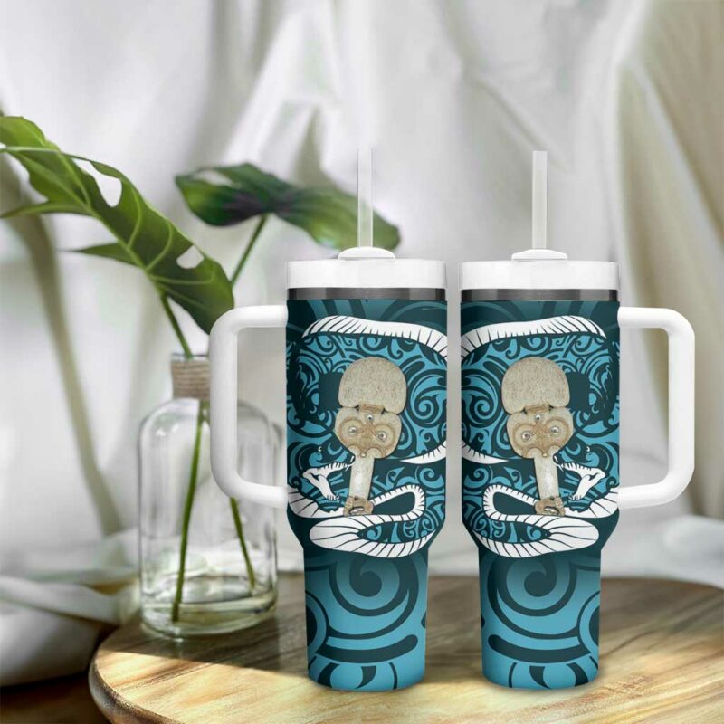 Turquoise New Zealand Eel Aotearoa Maori Tuna With Kotiate Weapon Custom Stanley Quencher 40oz Stainless Steel Tumbler With Handle - Threewoofs - Image 9
