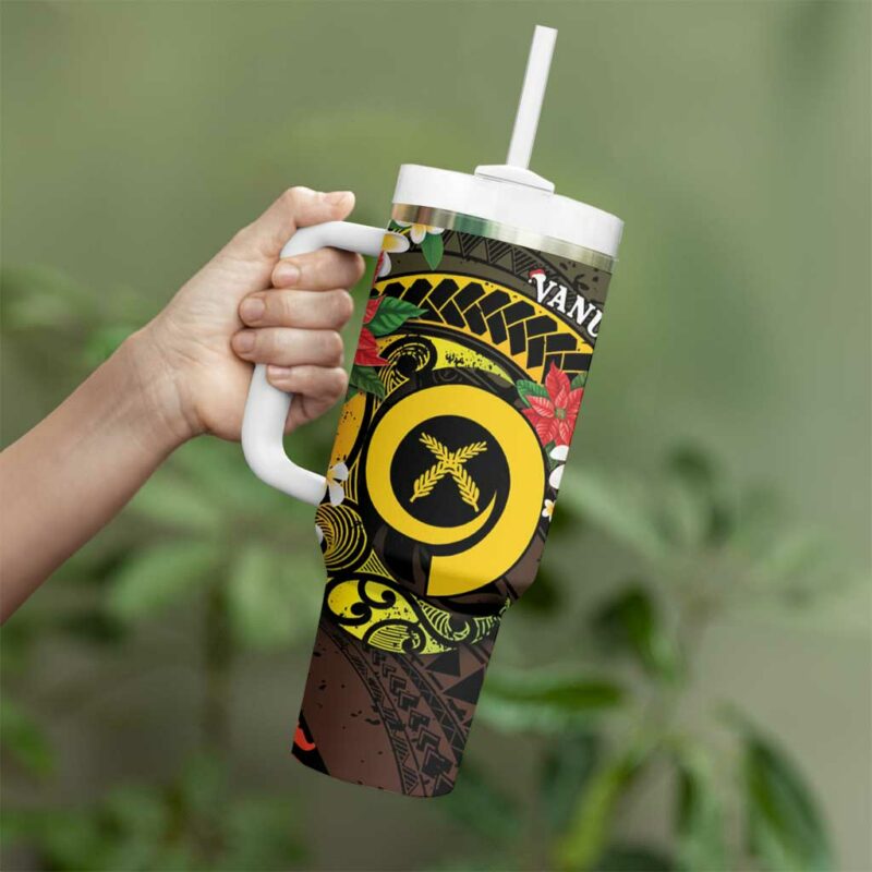 Vanuatu Christmas Vanuatuan Pig Tusk Meri Krismas! Custom Stanley Quencher 40oz Stainless Steel Tumbler With Handle - Threewoofs - Image 3