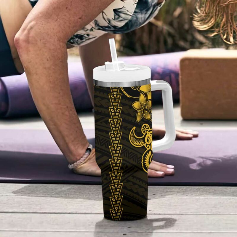 Yellow Hawaiian Kakau Turtle Polynesian Tribal Custom Stanley Quencher 40oz Stainless Steel Tumbler With Handle - Threewoofs - Image 6