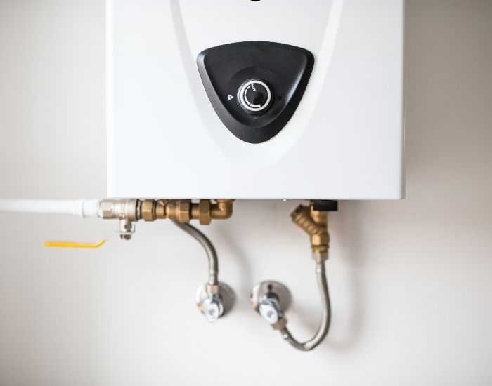 What factors should be considered when choosing a plumbing company in Menifee, CA?
