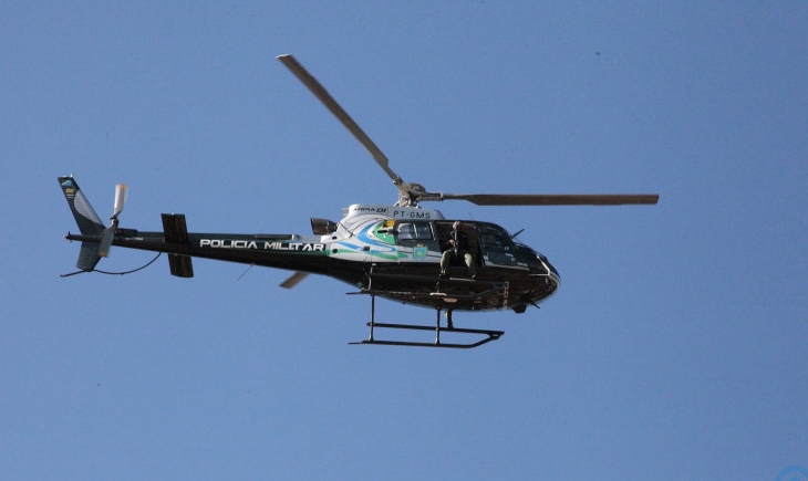 Polícia usa helicóptero na região de Maracaju em caçada a ladrões de Hilux