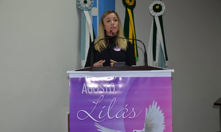 Alunos de escolas públicas e particulares participam de palestra da Campanha “Agosto Lilás” em Maracaju.