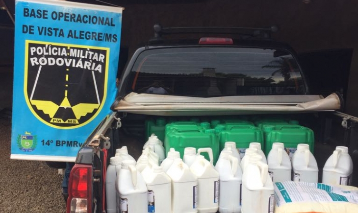 Polícia Rodoviária de Vista Alegre apreende veículo e galões de agrotóxico oriundos do Paraguai.