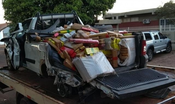 Dourados: Traficante carregava 600 quilos de droga e só parou após bater em dois veículos
