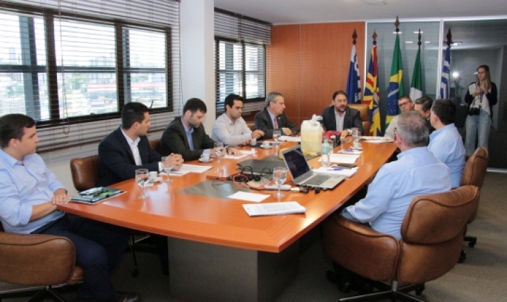 Paulo Corrêa participa de encontro sobre a cadeia produtiva da borracha em MS