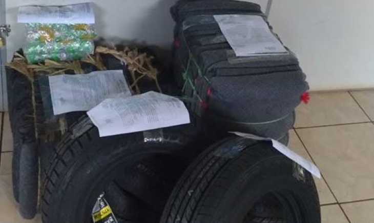 Polícia Rodoviária de Vista Alegre apreende pneus e outros itens contrabandeados. Saiba mais.