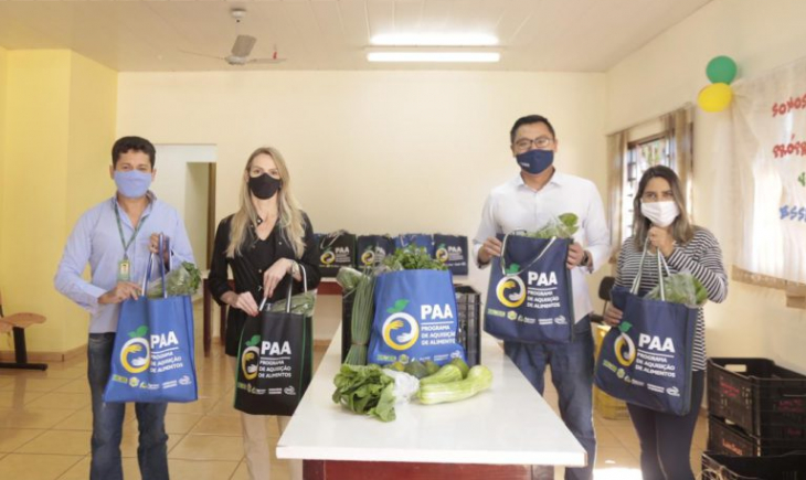 Produtos da agricultura familiar complementam cestas básicas entregues pela Secretaria de Assistência Social em Rio Brilhante