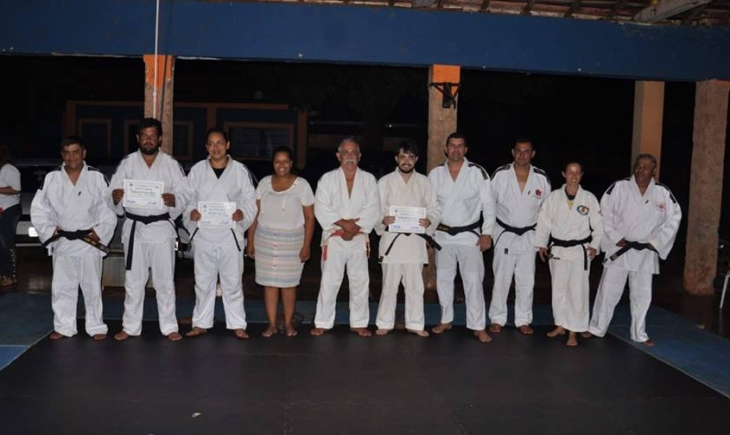 Liga Confederada de Judô realiza graduação de faixa em Maracaju