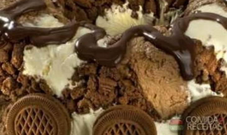 Receita de Pudim de sorvete com mousse de chocolate