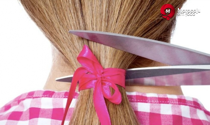 Maracaju: Secretaria Municipal de Saúde em parceria com Rede Feminina de Combate ao Câncer e cabeleireiros da cidade coletam mechas de cabelo para perucas a mulheres em tratamento. Saiba mais.