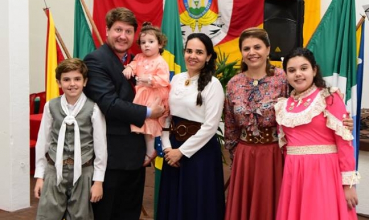 Secretário de Governo Frederico Felini e Primeira-Dama Leila Azambuja participam de comemoração do Dia do Gaúcho. Saiba mais