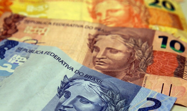 Salário mínimo para 2021 ficará em R$ 1.067.