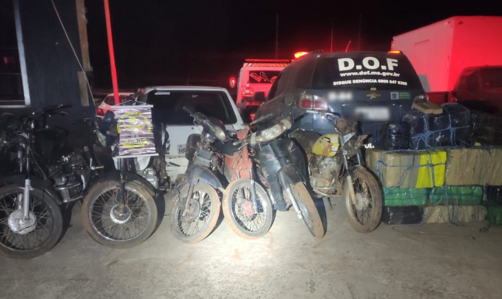 Amambaí: Motocicletas com mais de 700 quilos de maconha foram apreendidas pelo DOF.