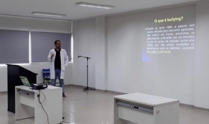 Escola do Sesi de Maracaju promove palestra sobre bullying, depressão e ansiedade
