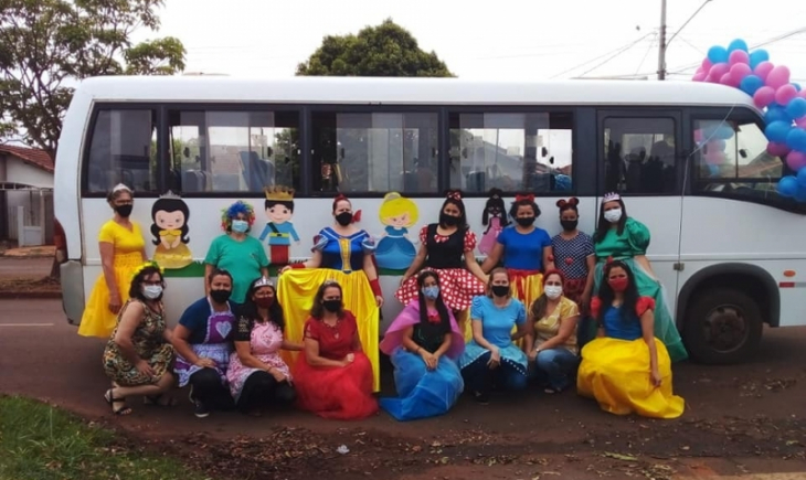 Em Maracaju, Projeto “Delivery Encantado” leva personagens e entretenimento à crianças do CIEI São Benedito neste Mês das Crianças