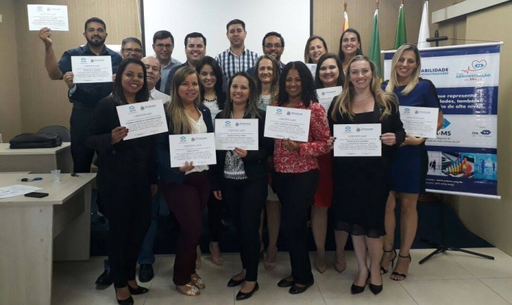 CRA/MS e Perito Ben Hur Salomão Teixeira finalizam Curso Contabilidade para Administradores em Campo Grande.