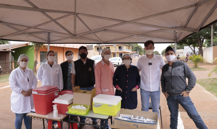 Prefeito Lucas Foroni visita empreendimentos e acompanha vacinação contra a Covid-19 no distrito de Prudêncio Thomaz