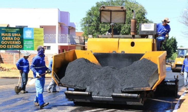 Governo lança novas licitações e assina R$ 2,1 milhões em contratos para asfalto