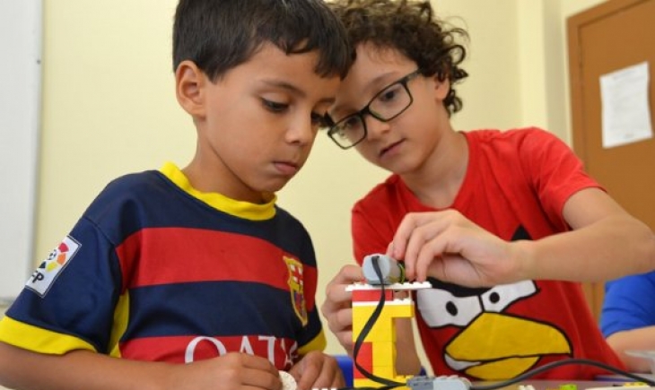 Clube de Robótica do Sesi prepara crianças para profissões do futuro