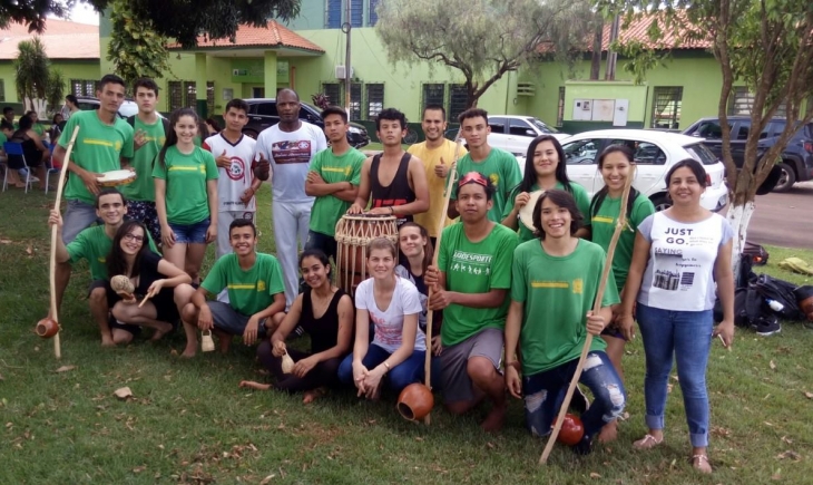 Grupo Memória faz aula demonstrativa de Capoeira na Escola Padre Constantino