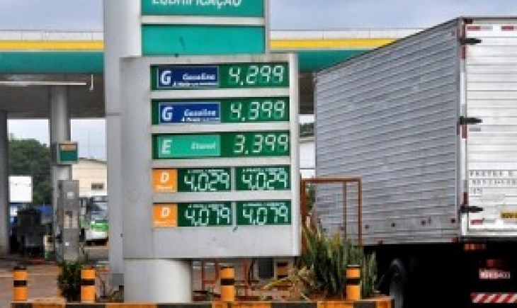 Após cinco dias da MP do diesel,  preço caiu só R$ 0,07 nos postos