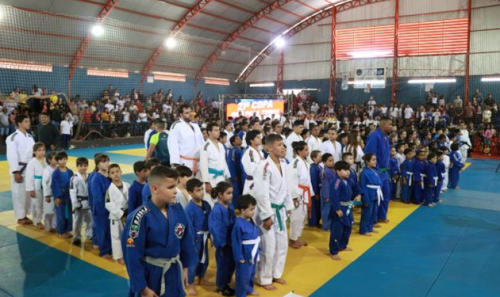 Atletas e população lotam Ginásio Louquinho na 21ª Copa Judô Para Todos em Maracaju.