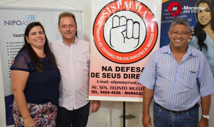Presidente Hermes e Vice-Presidente do SIPMMA Mara Rubia parabenizam Hélio Albarello por reeleição na Presidência da Câmara. Leia.