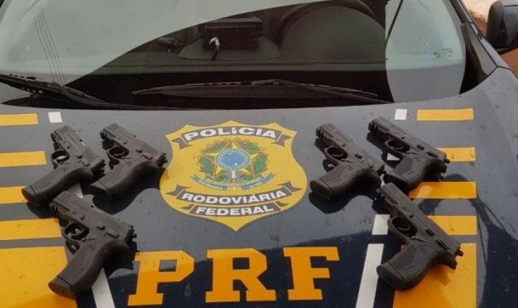 Ponta Porã: Paulista é preso com 800 quilos de maconha e seis pistolas em caminhão