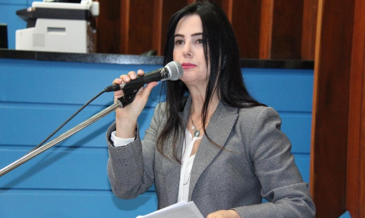 Deputada apresenta moção de repúdio ao Presidente da Câmara de Água Clara