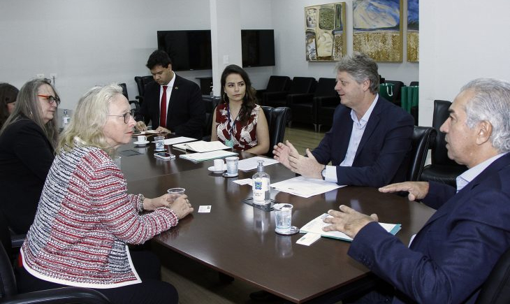 Em reunião com Reinaldo Azambuja, embaixadora do Canadá manifesta interesse em ampliar parcerias com MS
