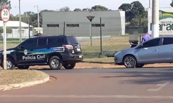 Maracaju: Distraído, motorista de veículo colide em traseira de viatura da Polícia Civil. Saiba mais.