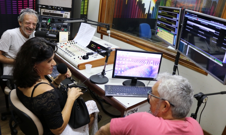 Poetiza e Advogada residente em Maracaju, Ana Rosa Mazzucato, é destaque FM Educativa 104,7.