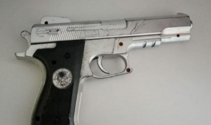 Angélica: Estudante de 15 anos é aprendido com pistola falsa dentro de escola