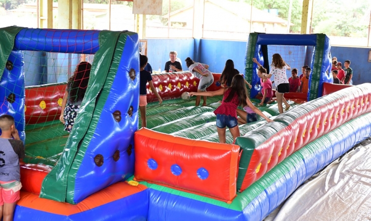 Crianças do Distrito de Vista Alegre tem festa em comemoração ao Dia da Criança