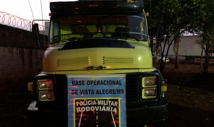 Polícia Militar Rodoviária de Vista Alegre prende homem por receptação e caminhão é recuperado pela PMR.