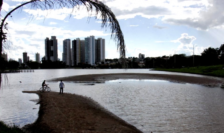 Governo e Prefeitura vão definir cronograma de ações para desassorear lago do Parque das Nações Indígenas