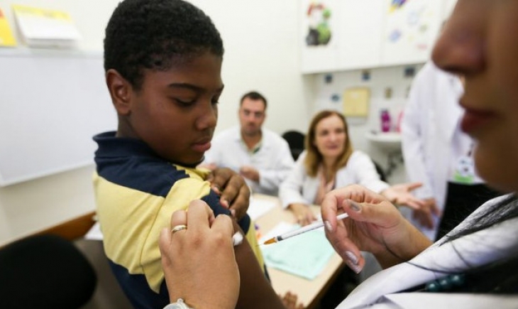 Segura e eficaz, vacina contra HPV deve imunizar mais de 20 milhões de crianças e adolescentes