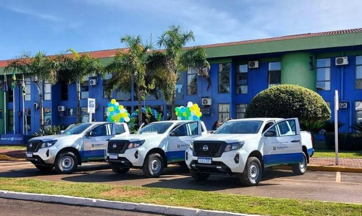 Prefeitura de Maracaju entrega três caminhonetes para atendimento em saúde no município