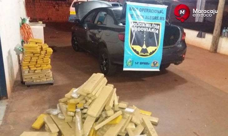 Polícia Militar Rodoviária de Vista Alegre apreende veículo roubado com 508 quilos de maconha, caixas de testosterona e anabolizantes contrabandeados. Saiba mais