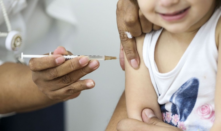 Prefeitura de Maracaju anuncia “Dia D” de vacinação contra o sarampo para crianças de 6 meses a 5 anos. Saiba mais.