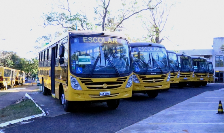 Municípios do interior do Estado vão receber 35 veículos para transporte escolar