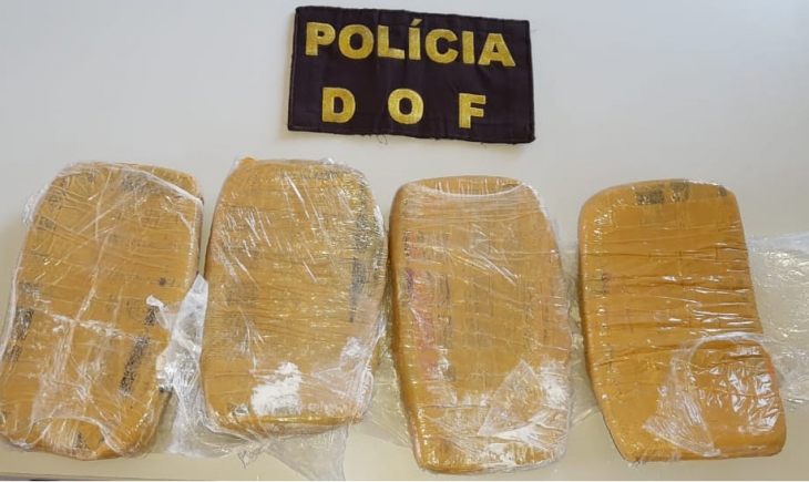 Passageira de ônibus que seguia com droga para Curitiba foi presa pelo DOF na região de Amambai