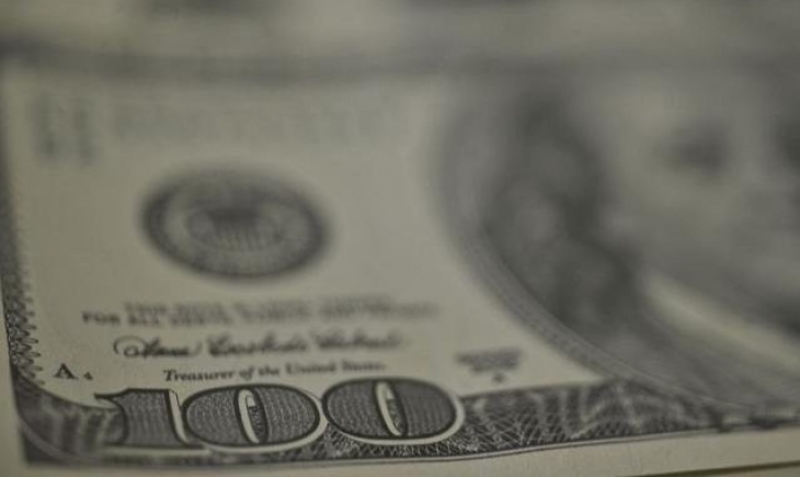 Dólar sobe 0,47% e fecha cotado a R$ 4,14; Ibovespa registra queda
